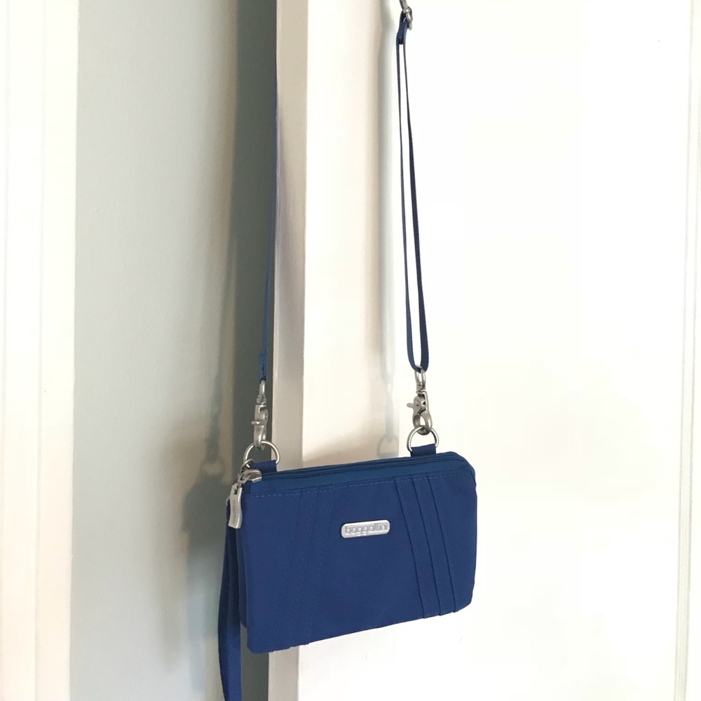 Baggallini Crossbody and Wristlet